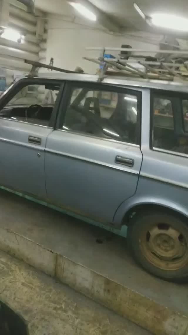 Оторвали выхлоп после ночных покатушек на Вольво смотреть онлайн