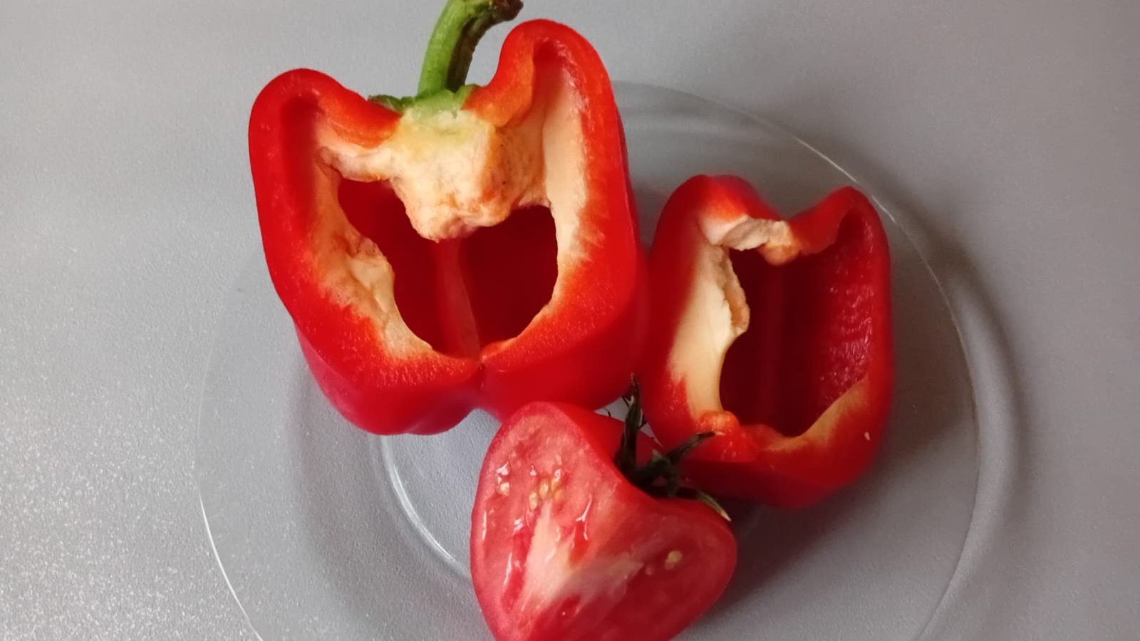 Овощи жареные в коньяке: помидоры, перцы, кабачок смотреть онлайн