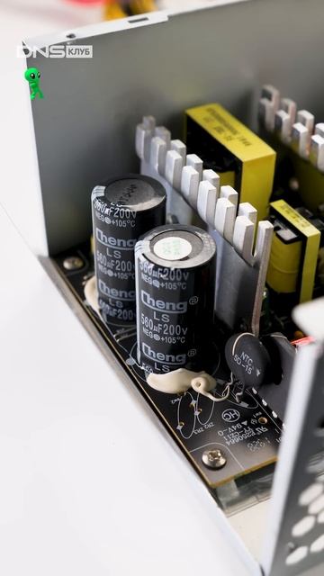 Зачем в Блоке Питания Конденсаторы смотреть онлайн