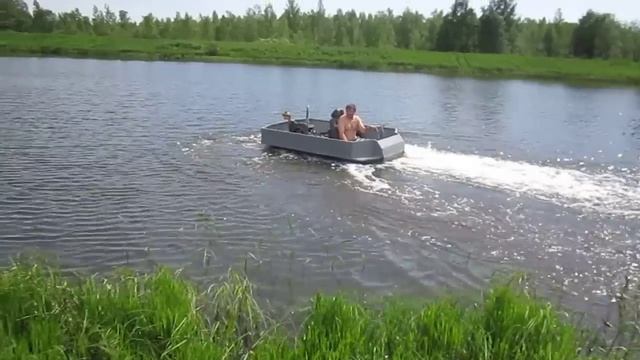 Плавание на гусеничном вездеходе