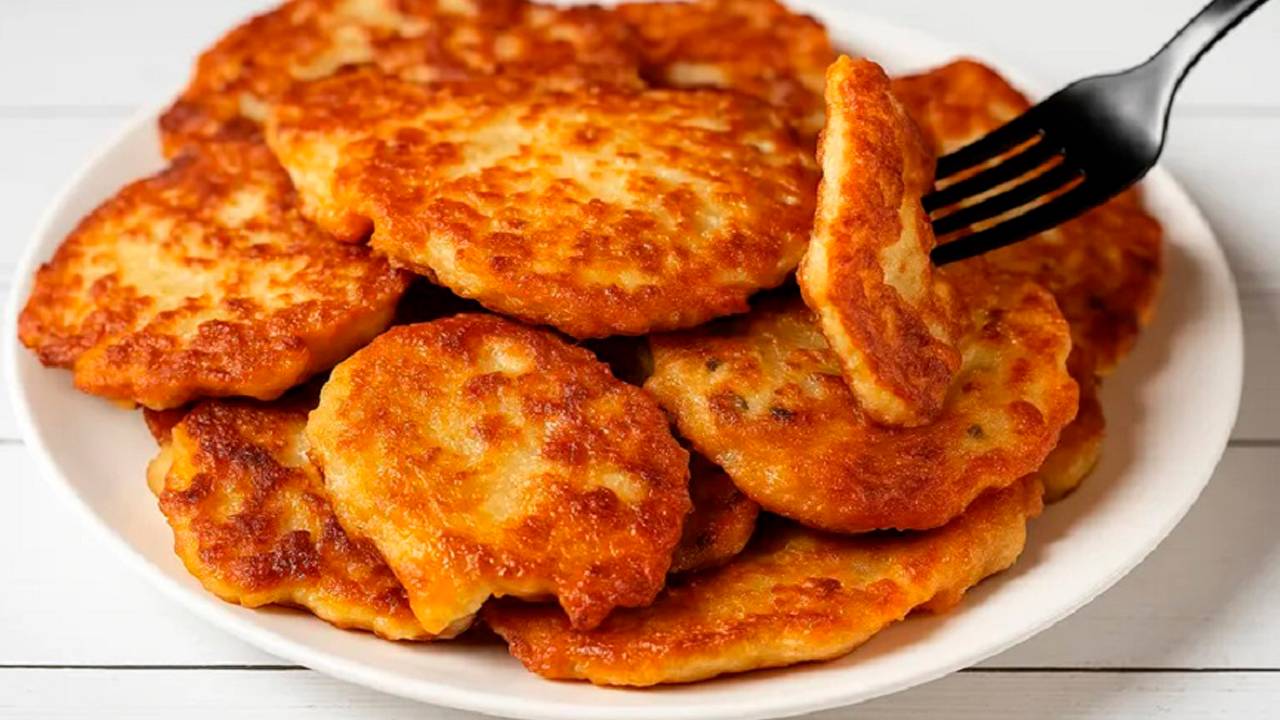 Самые вкусные оладьи из Кабачков😊! Очень Нежные Вкусные и Пышные. Лучшее блюдо на всё Лето смотреть онлайн