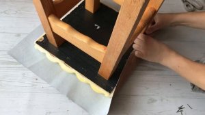 Перетяжка таберута своими руками без мебельных инструментов. Поменять обивку табурета самостоятельно