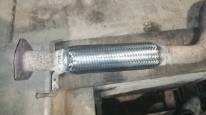 Как заменить гофру выхлопной трубы на автомобиле.