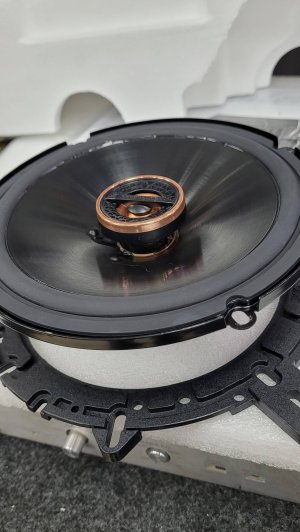 2-полосная коаксиальная акустика
Infinity REF 6532ex