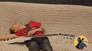 Лев учит новые песни - видео с репетиции #игратьнагитаре #кино #Цой #music