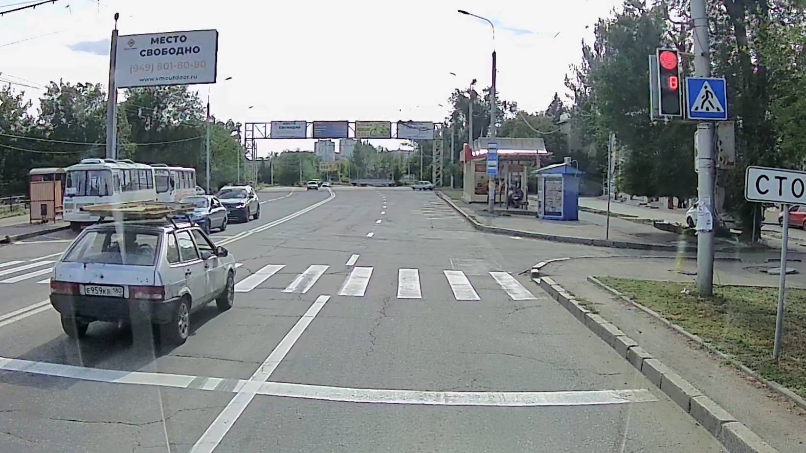 Красный свет? – да ерунда. Донецк, Июнь 2025.