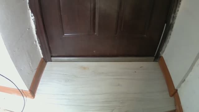 Особенности укладки ламината у входной двери. смотреть онлайн