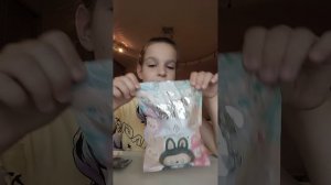 распаковка лабубу.mp4