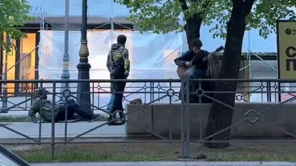 ГИТАРИСТ-ВИРТУОЗ притворился БЕЗДОМНЫМ и ПОРАЗИЛ ВСЕХ  ПРАНК  ft. AkStar (2-часть)