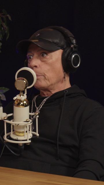 Почему музыка 80-х и 90-х звучит живее? | Джо Линн Тернер | Joe Lynn Turner смотреть онлайн