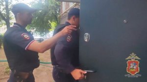 В Подмосковье задержаны курьер аферистов и два следивших за ним контролера от этих же мошенников