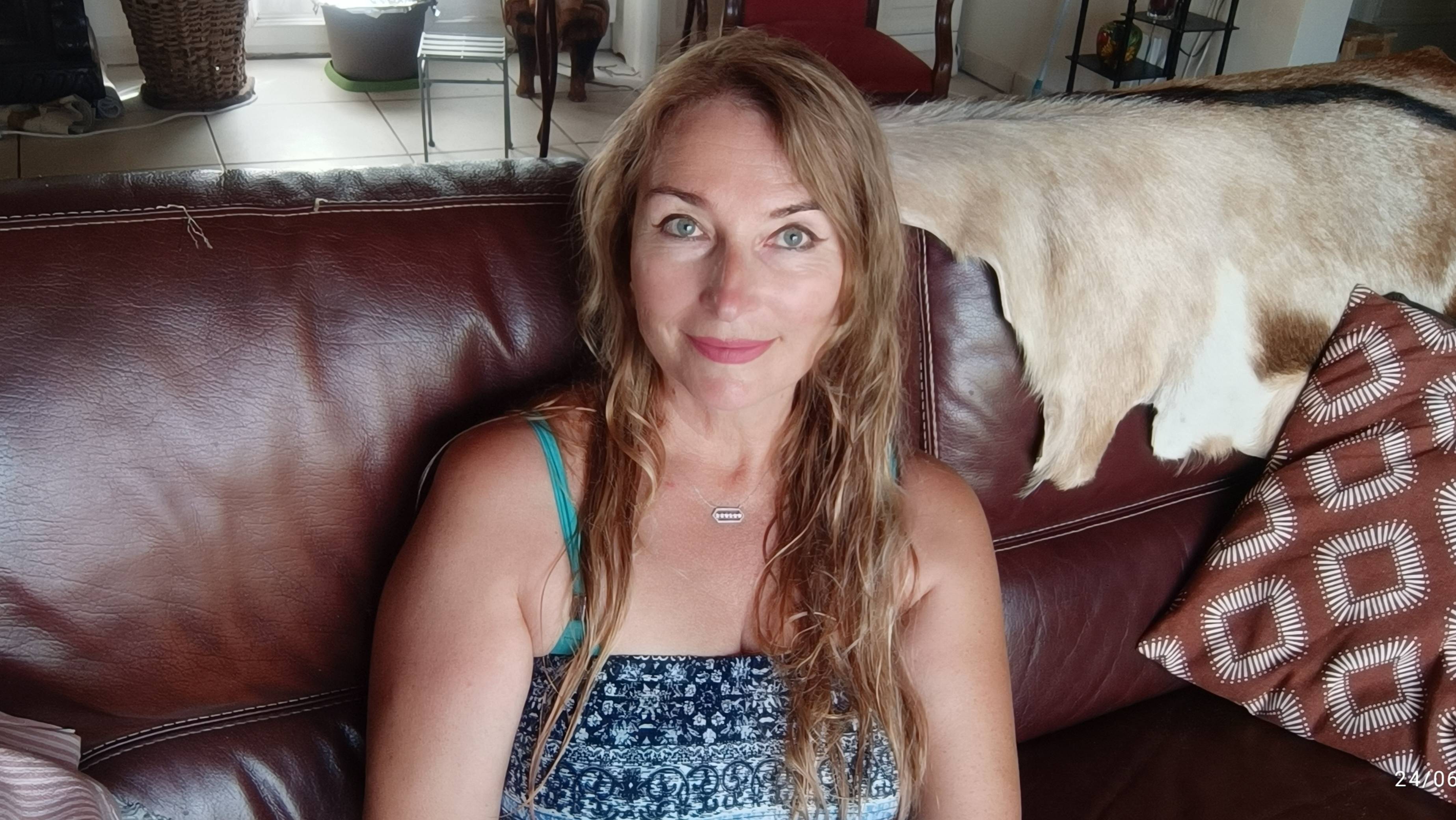 На лайвик заходи, про то как заработать слушай и пиши! смотреть онлайн