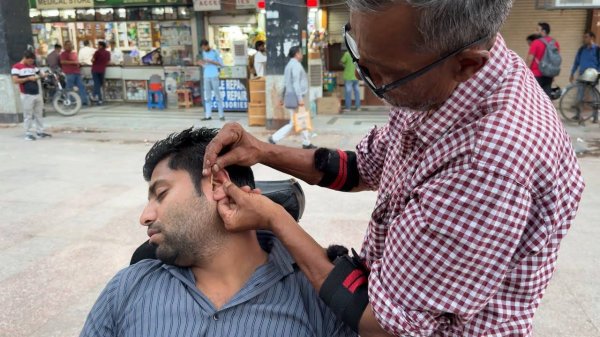 Ear Cleaning  Indian street! ｜ Best Exprincer Street Barber Cleaning ｜ ASMR🔔