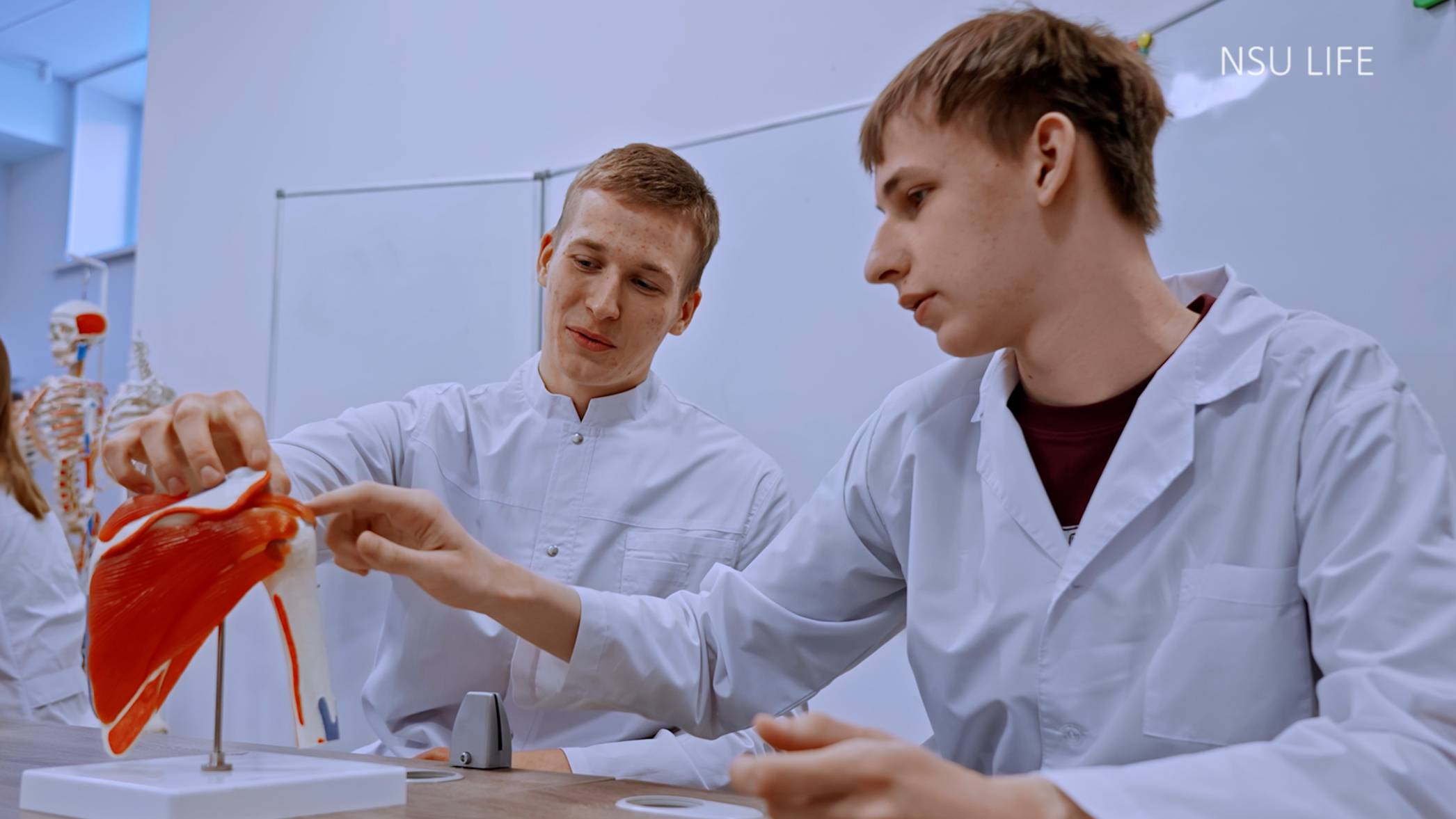 Я на первом. Виктор Дмитриев. Лечебное дело смотреть онлайн