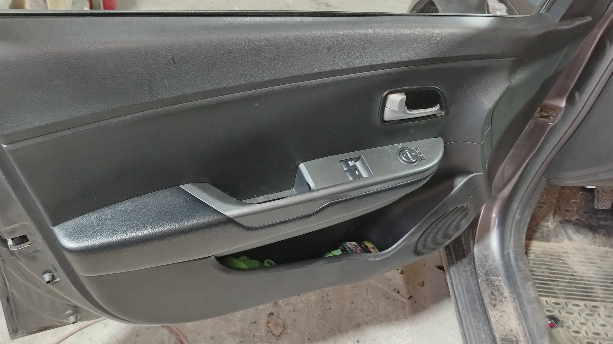 Как снять обшивку передней двери Киа Рио 3 👍 смотреть онлайн