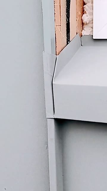 Облицовка окна в технике фальца ROOF SERVICE/Window lining using the rebate technique ROOF SERVICE