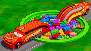 ТРАНСФОРМИРУЙ LEGO ПРОТИВ машинок Тачки McQueen  - игра BeamNG.drive
