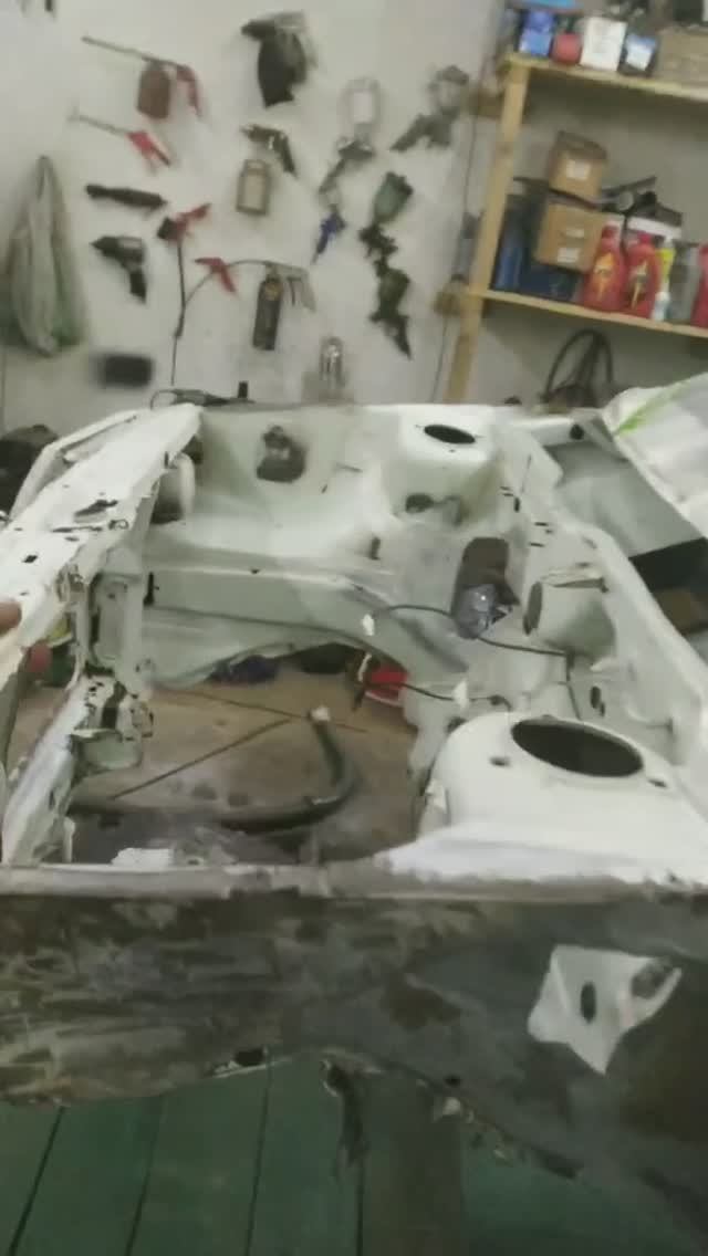 Моторный отсек Восьмёрки готов смотреть онлайн