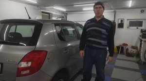Видео о том  как снять задний фонарь на шкоде фабия