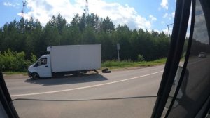 Газель везет 3,5 тонны но у нее могут отпасть колеса