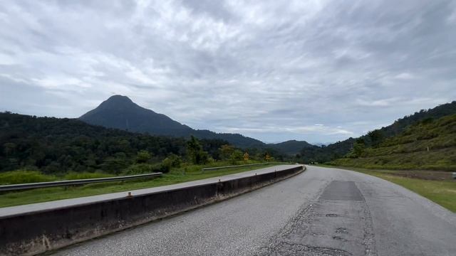 🇲🇾 Переезд через всю Малайзию: от Кота Бару до океана! смотреть онлайн