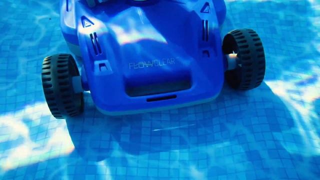 Автоматический пылесос для бассейна Flowclear AquaDrift 2022 смотреть онлайн