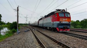 Электровоз ЧС7-281 с поездом Владивосток-Москва