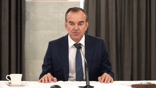 Встретился с призывниками Президентского полка смотреть онлайн