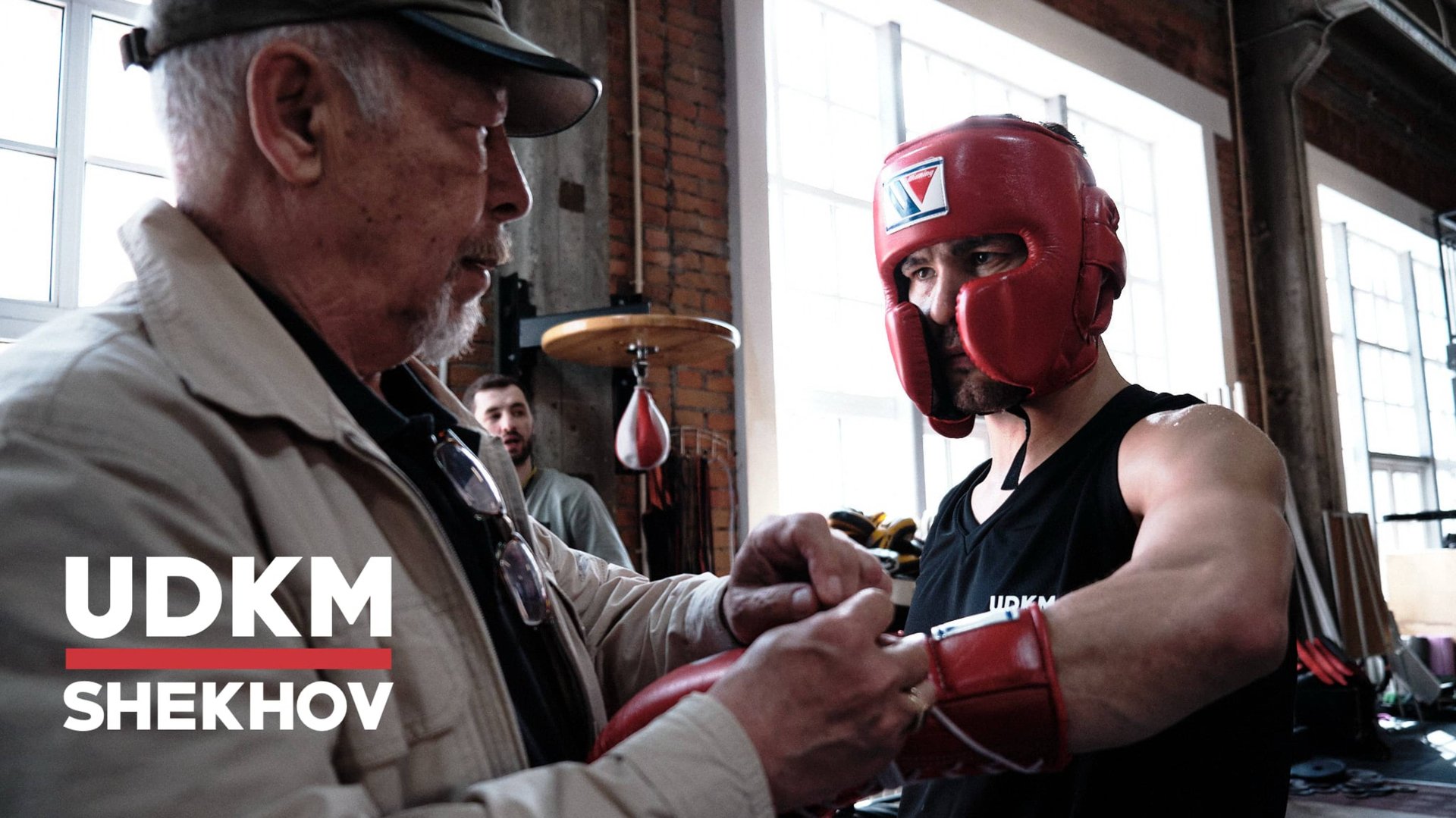 Название
Мухаммад Шехов боксер