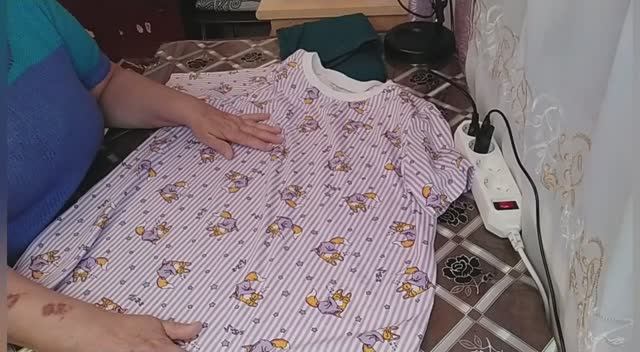 24 апреля 2025 г. ЧТО СШИЛА ИЗ ЛОСКУТА? КУПИЛА ТКАНЬ ЛАПШУ. смотреть онлайн