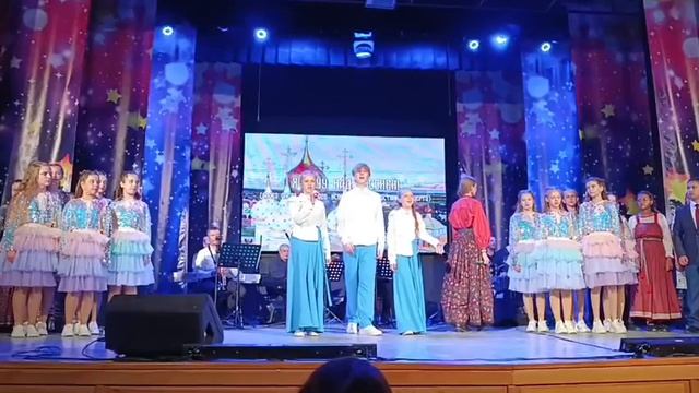 Ансамбль "Меридиан", концерт "Цветы луговые" (Бердск, 25.06.25). Песня "Лечу над Россией" смотреть онлайн