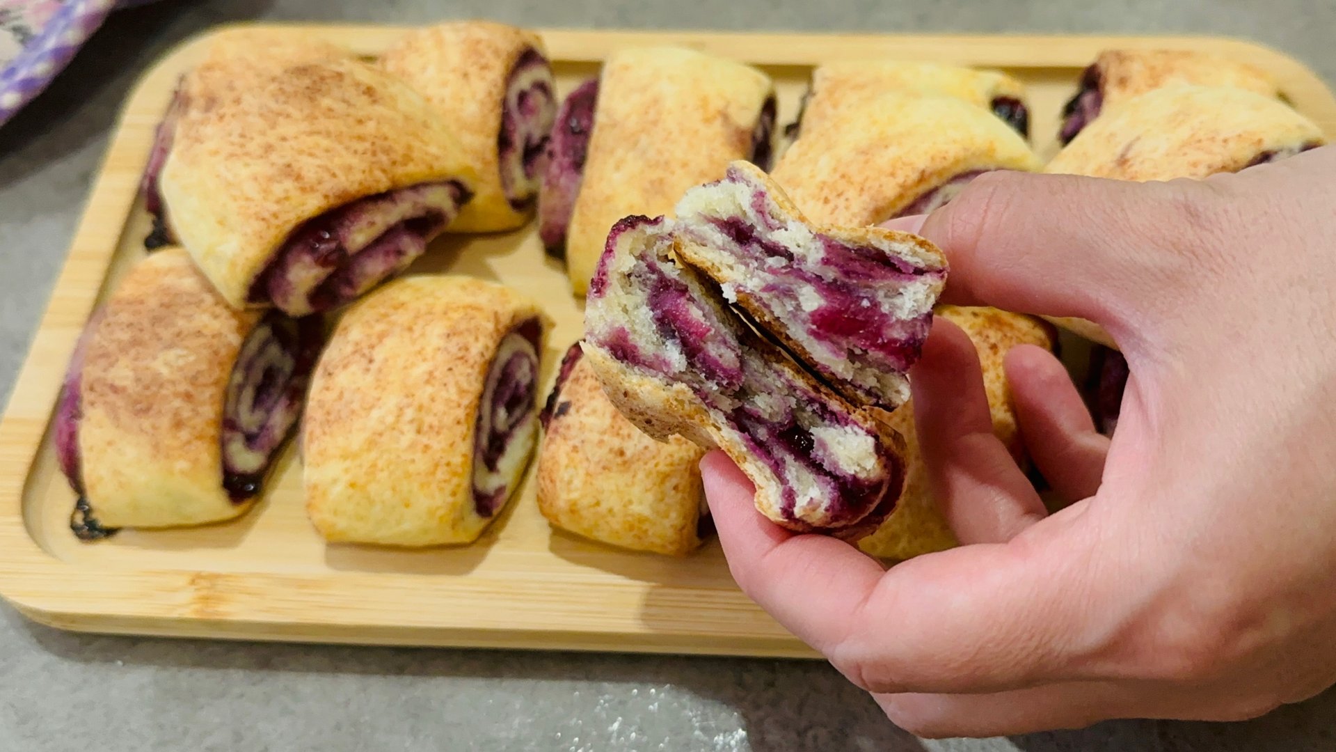 Домашнее печенье в духовке / Вкусное домашнее печенье из творожного теста со смородиной смотреть онлайн