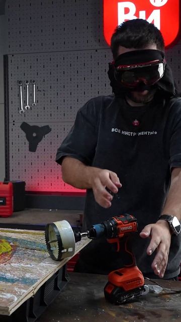 Это шедевр!
Картина дрелью Спец смотреть онлайн