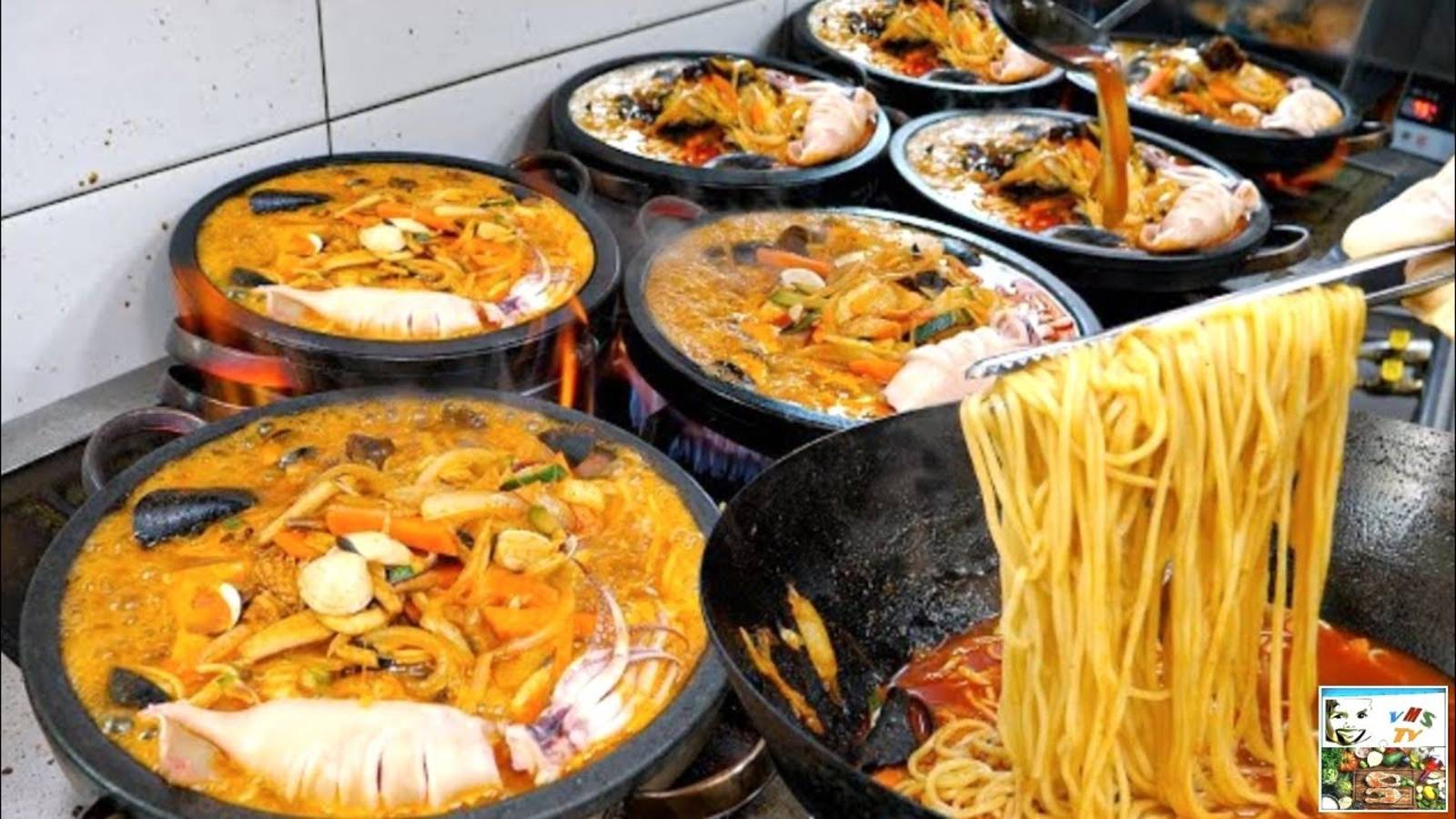 Корейская УЛИЧНАЯ Еда ТОП Лучших и Самых ПОПУЛЯРНЫХ Блюд Корейской кухни смотреть онлайн