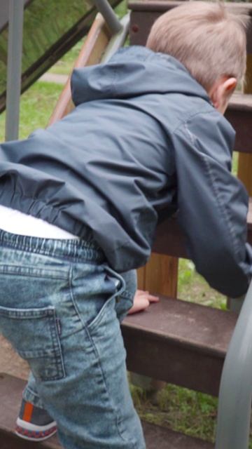 Его парализует, он слепнет, глохнет и ... смотреть онлайн