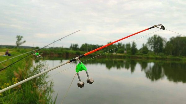 ЭТА СНАСТЬ НЕ ОСТАВИТ БЕЗ УЛОВА. РЫБАЛКА НА ДОНКУ С КОРМУШКОЙ