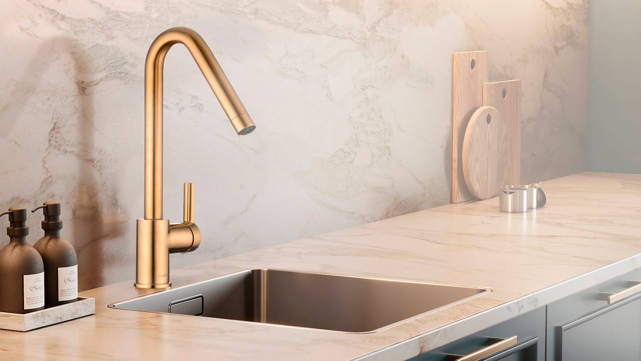 Распаковка золотого кухонного смесителя Swedbe Select 2742GO смотреть онлайн