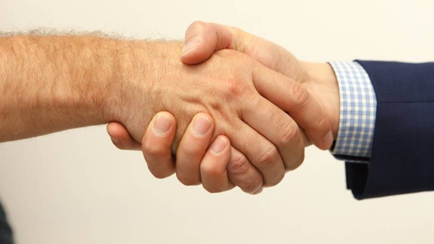 День рукопожатий. Утро Губернии