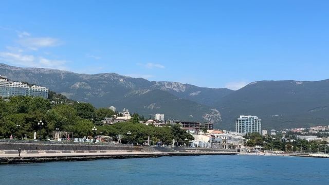 Ежедневная вебкамера Ялты. Реальная температура воздуха и морской воды. Морские экскурсии из Ялты в смотреть онлайн