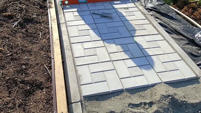 Кладём тротуарную плитку! смотреть онлайн