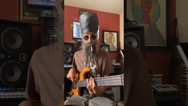 Сводный брат Снупа Догга? смотреть онлайн