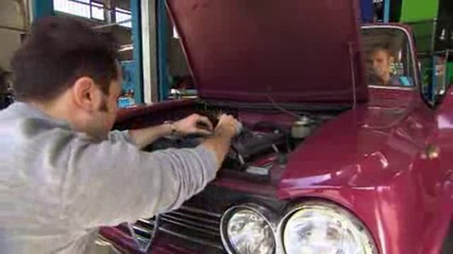 Menschen A2.2_Clip 7_In der Werkstatt Christians смотреть онлайн