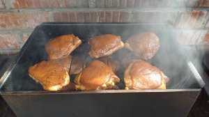 Горячее копчение куриных бедер в домашних условиях.