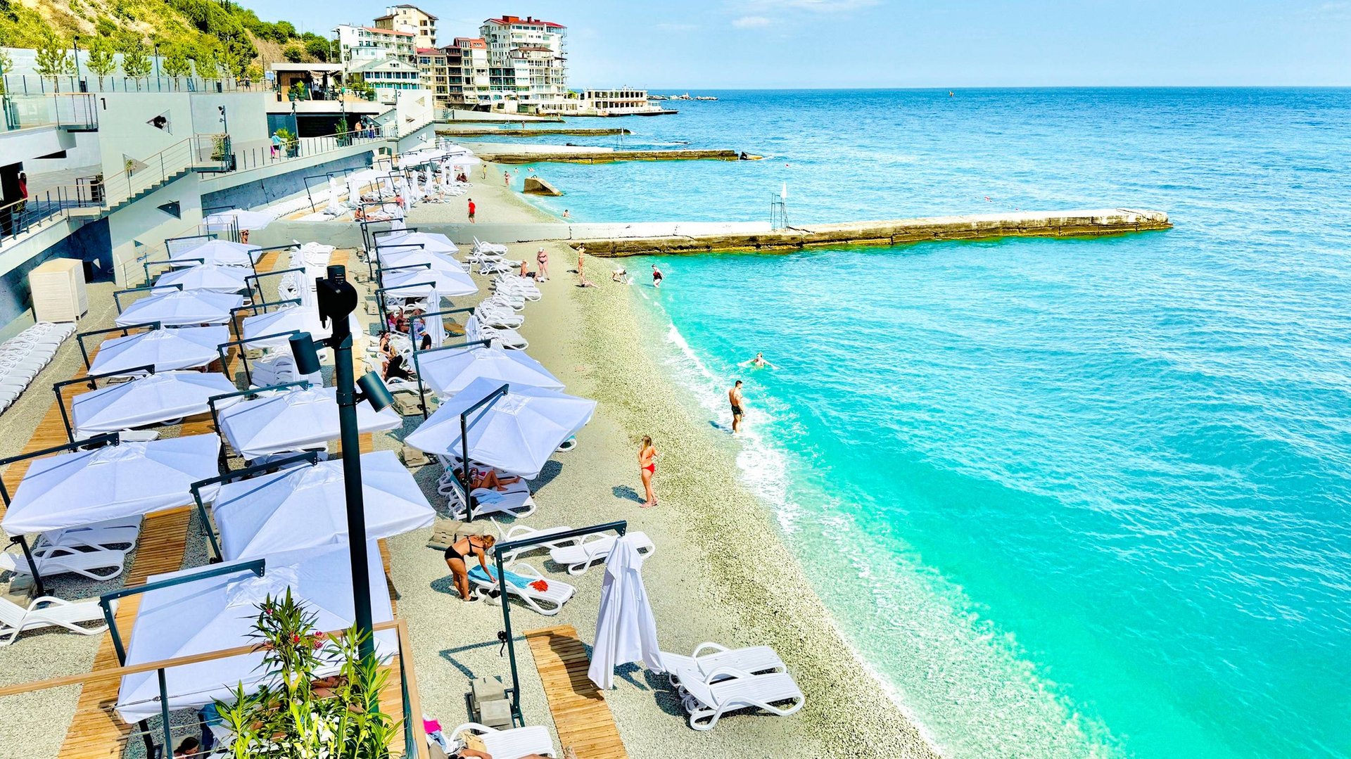 ЯЛТА. ОПЯТЬ ОТГРОХАЛИ НОВЫЙ ПЛЯЖ! И ВСЕ БЕСПЛАТНО! Пляжи Изумрудный и Приморский. КРЫМ 2025