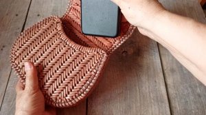 Сумка кошка на канве бумажной лозой