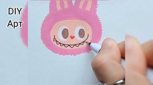 Вот как нарисовать красивою лабубу фломастерами. DIY
Арт