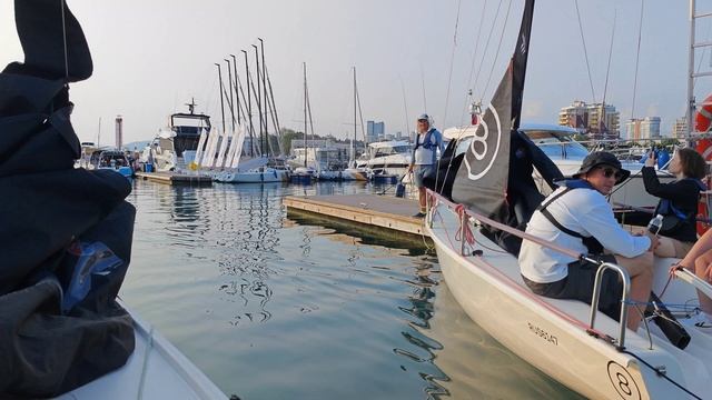 отправление парусной яхты в морском порту Сочи 1ч смотреть онлайн