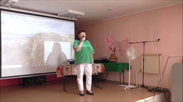 Поёт Людмила Карева. Бабье лето. г.Ачинск. 27.06.25г.Автор видео Елена Цыганова. смотреть онлайн