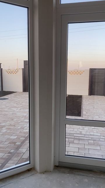 Панорамное окно в доме который продаётся на северной стороне Cевастополя смотреть онлайн