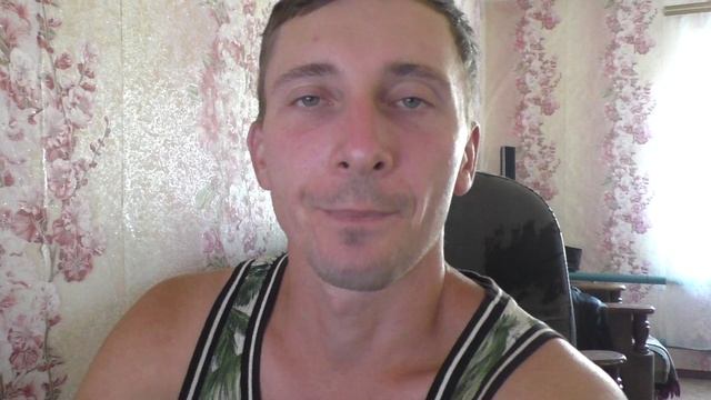 Почему динамик в телефоне стал скрипеть и трещать? смотреть онлайн